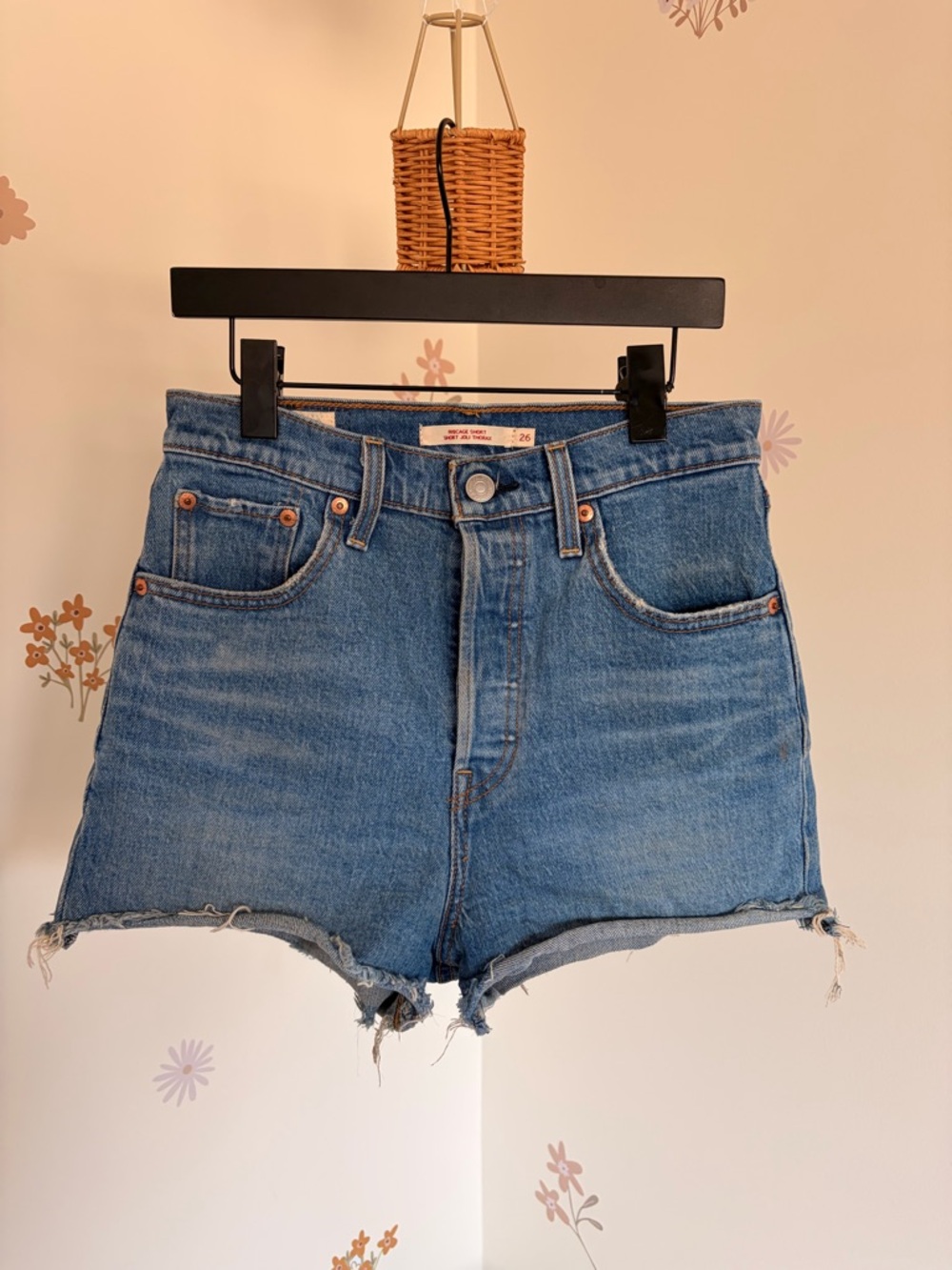 Levi's Ribcage Shorts Size 26